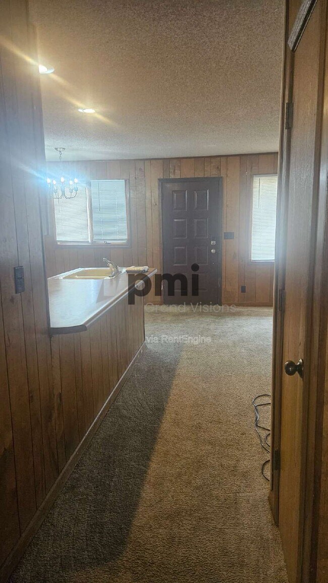 Building Photo - 955 4th St