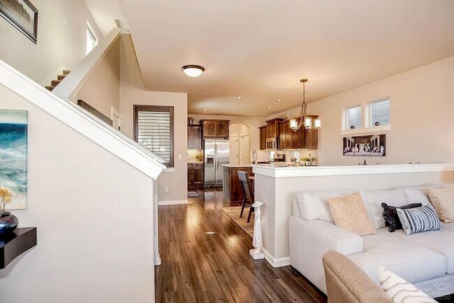 Building Photo - **Coming Soon - Unfurnished** Modern Livin...
