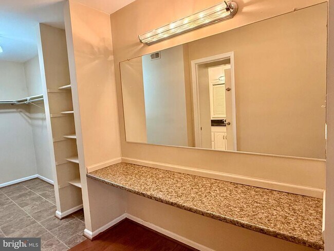 Building Photo - 2930 Yarling Ct
