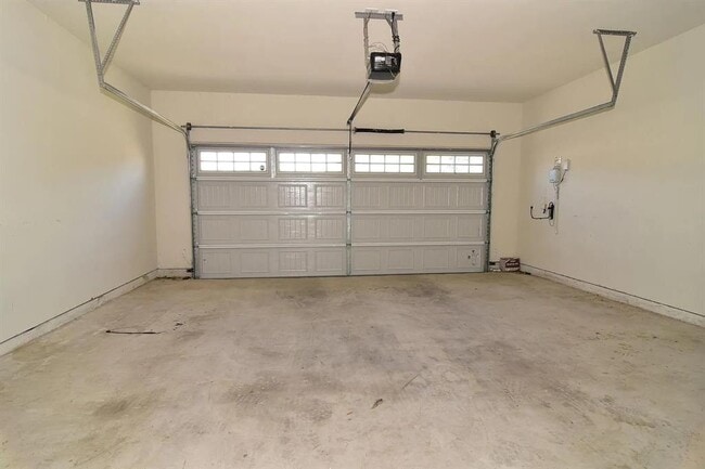 Building Photo - 1050 Kenney Fort Crossing