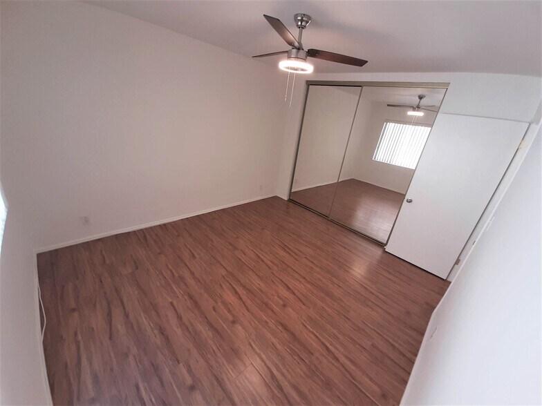 Building Photo - 14804 Dickens St