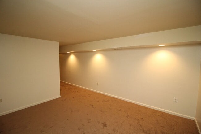 Building Photo - Beautiful 2bd/2ba Historic Butcher's Hill w/ CAC and W/D! --Available 7/15!