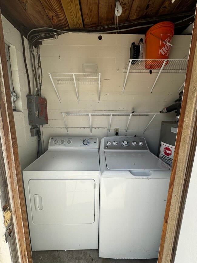 Building Photo - 313 N Arcadia Ave