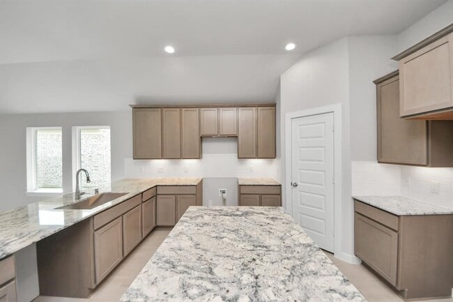 Building Photo - 12022 Maple Oak Dr
