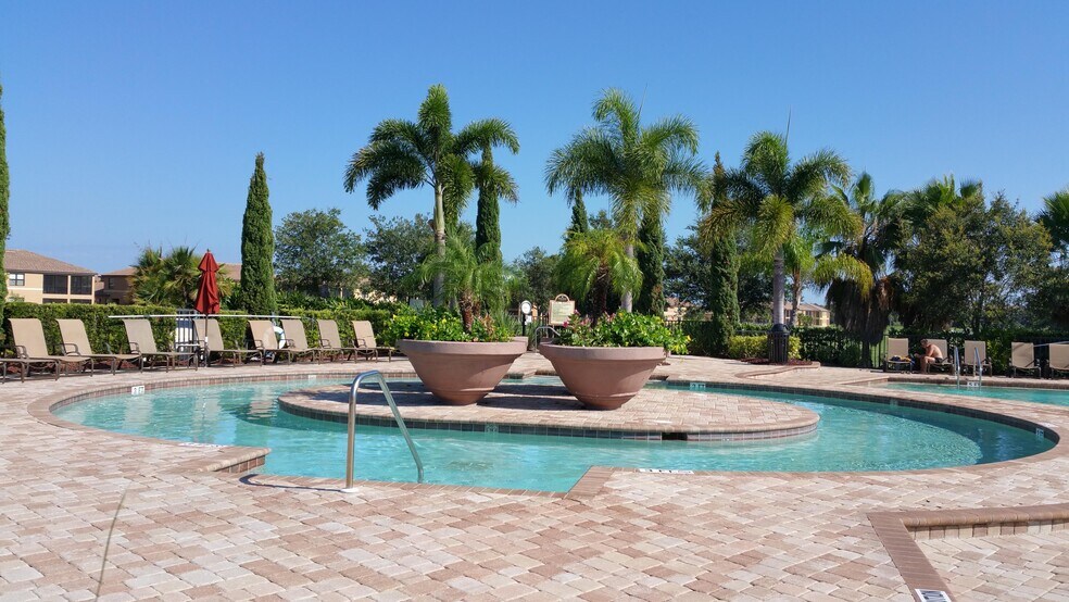 Building Photo - 7005 River Hammock Dr