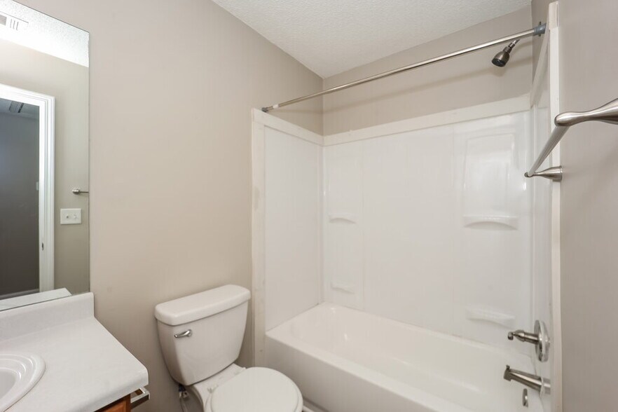 Building Photo - 1315 Maple Valley Ct