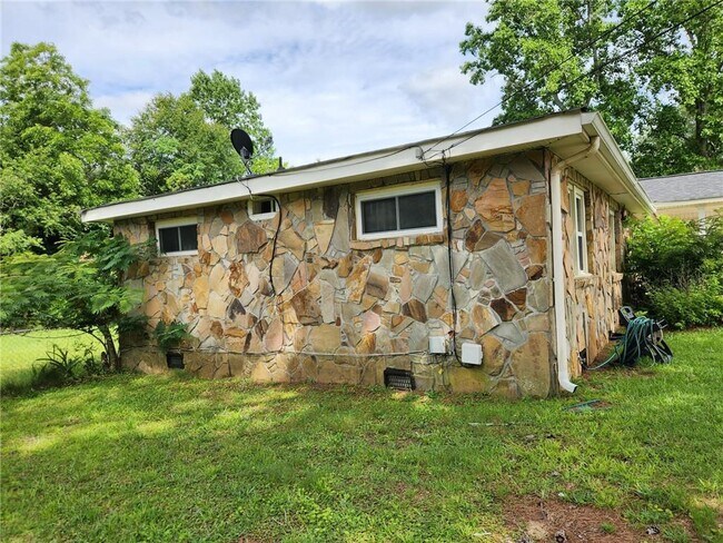 Building Photo - 110 Gum Creek Rd