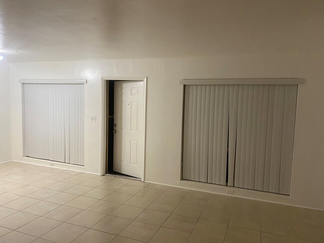 Building Photo - 4328 SW 6th St