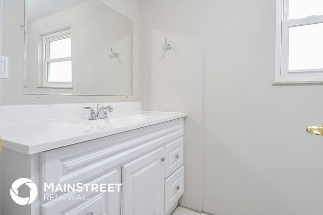 Building Photo - 2552 Bucida Dr