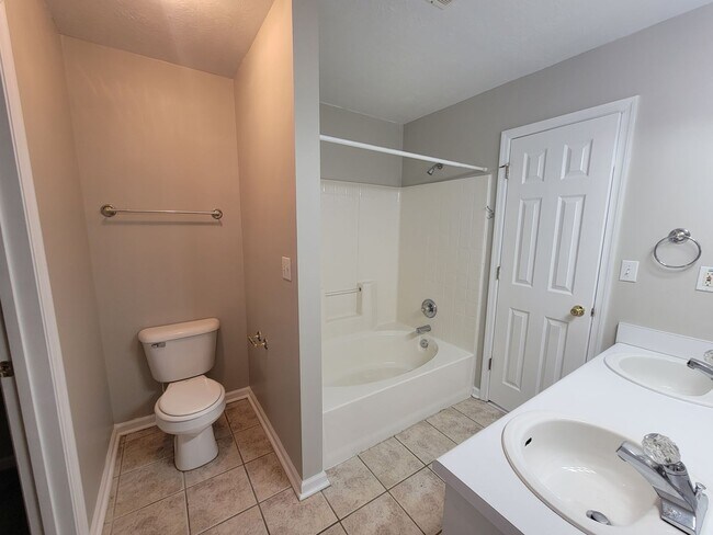 Building Photo - 117 Palmer Ct