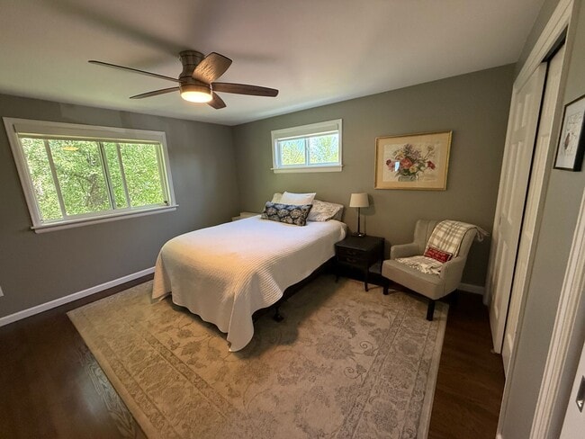 Building Photo - Beautifully Renovated Boulder Gem with Bac...