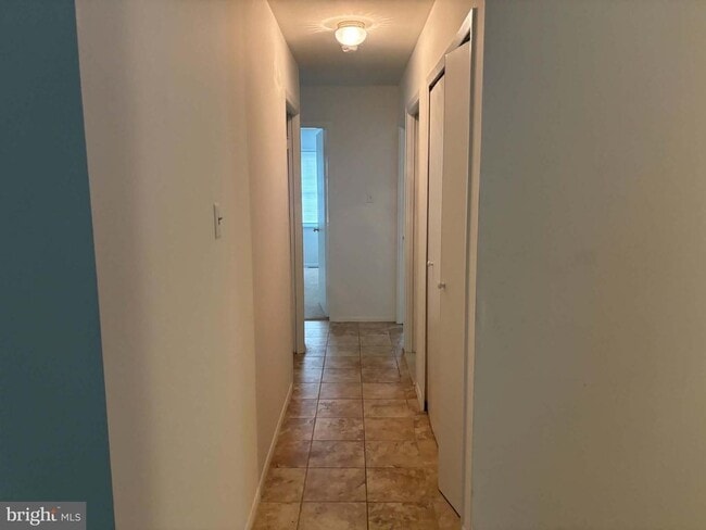 Building Photo - 2207 Hyson Pl