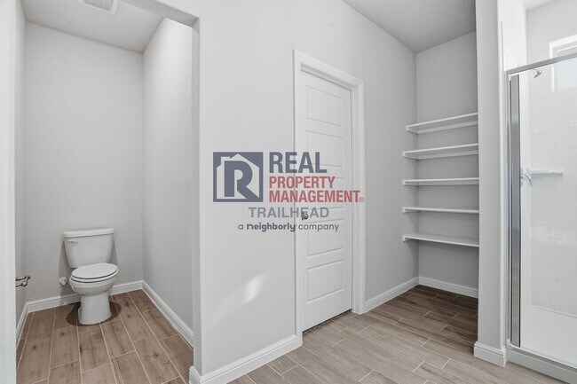 Building Photo - Spacious 5-Bedroom Home with Contemporary Living Spaces