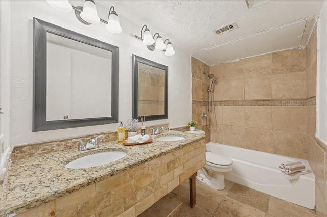 Building Photo - 500 Willow Oak Dr