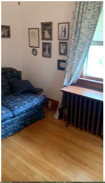 Sitting room - 429 Minnehaha Ave E