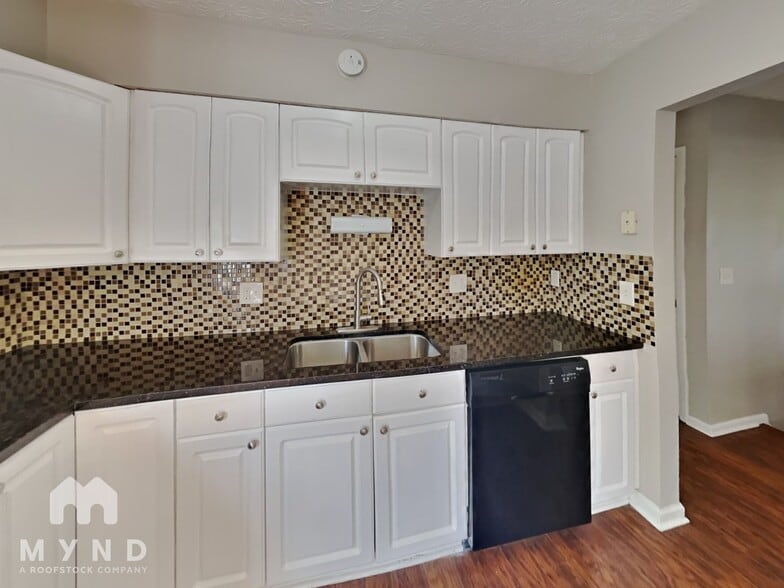 Building Photo - 830 Upwoods Dr