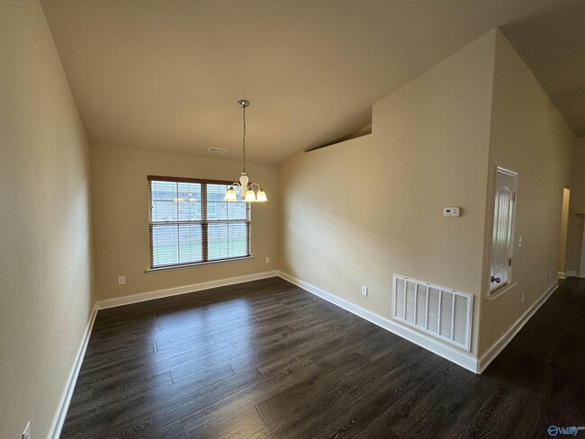 Building Photo - 2467 Bell Manor Dr SW