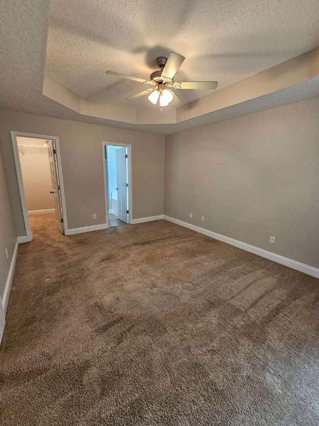 Building Photo - Home in Ludowici for rent with large fenced yard.