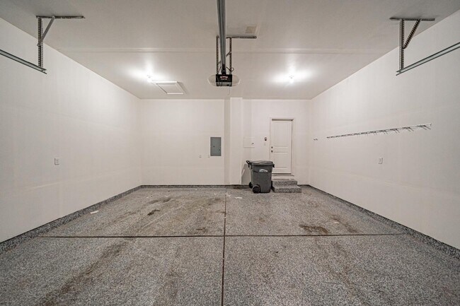 Building Photo - 2896 Blackwood