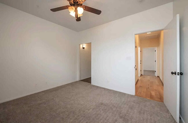 Building Photo - 2436 Manzano Loop NE