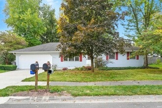 Building Photo - 2221 Klug Dr