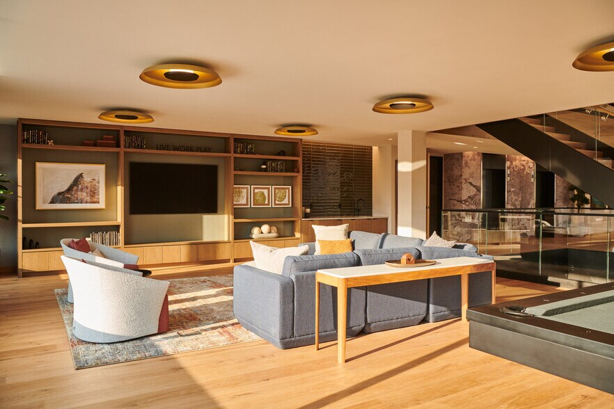 Building Photo - 20 Fourth Avenue-SI ID3610A