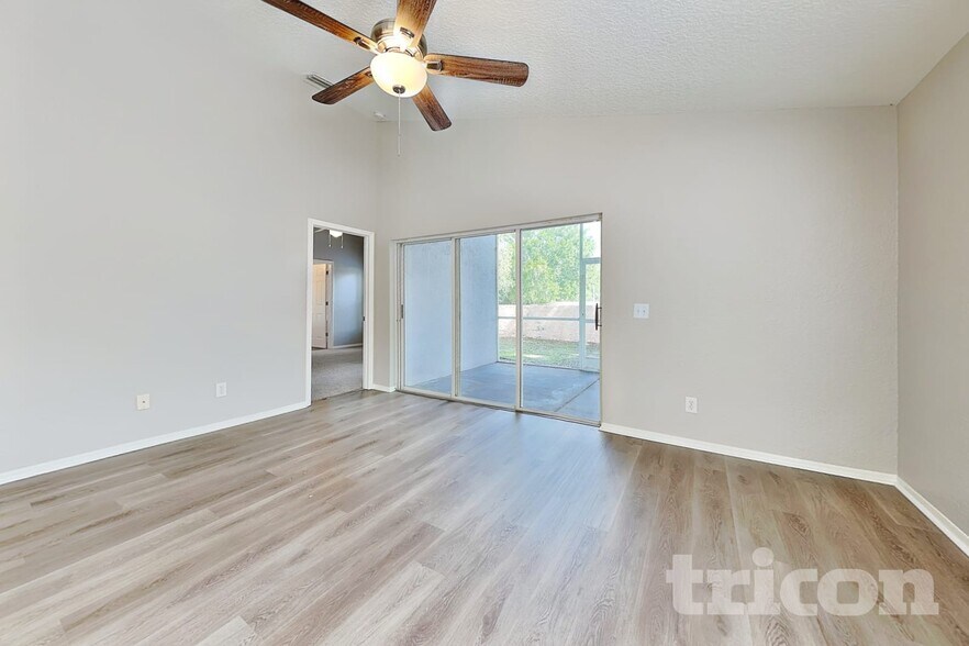 Building Photo - 1124 Vinetree Dr