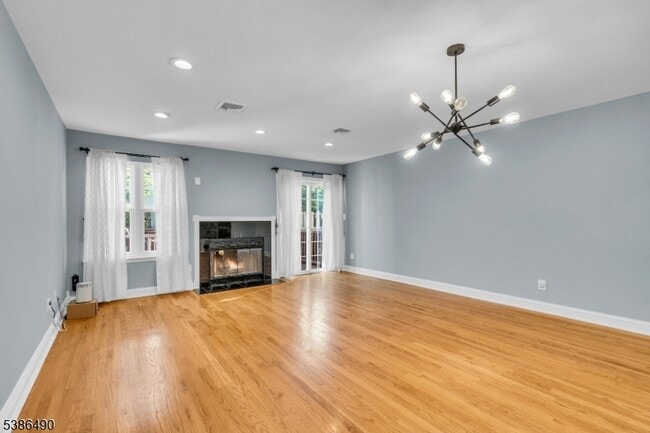Building Photo - 7 Leahy Ct