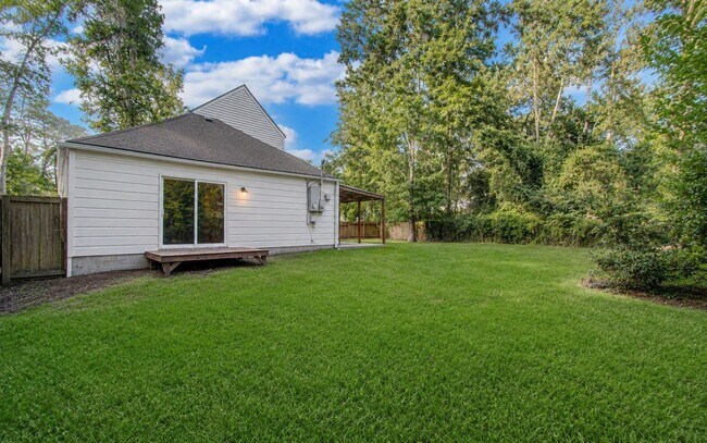 Building Photo - 2554 River Ridge