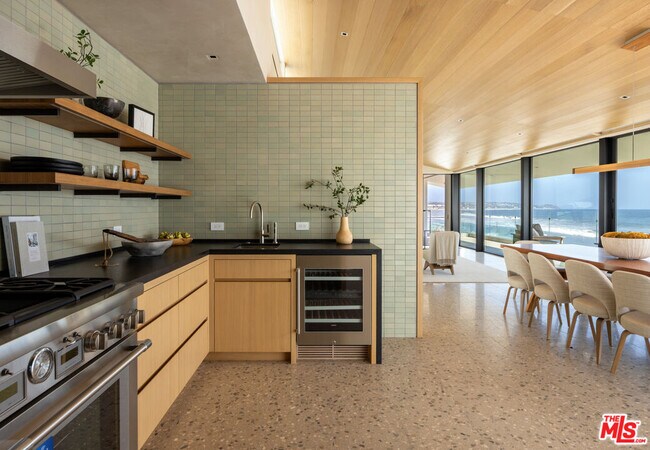 Building Photo - 31388 Broad Beach Rd