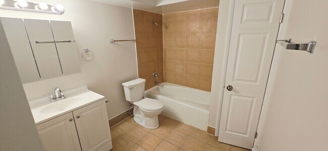 Building Photo - 318 W Naperville Rd