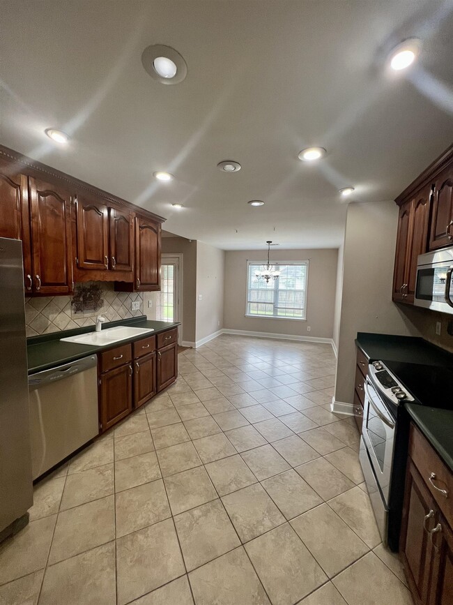 Building Photo - 105 Starky Pl