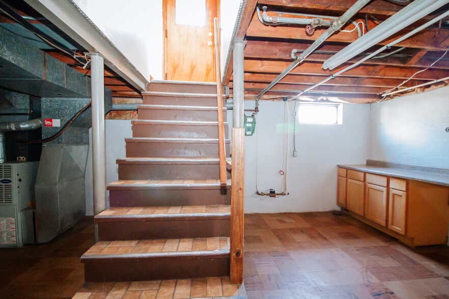 Building Photo - 2303 Mellwood Ave