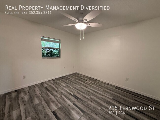 Building Photo - 215 Fernwood St