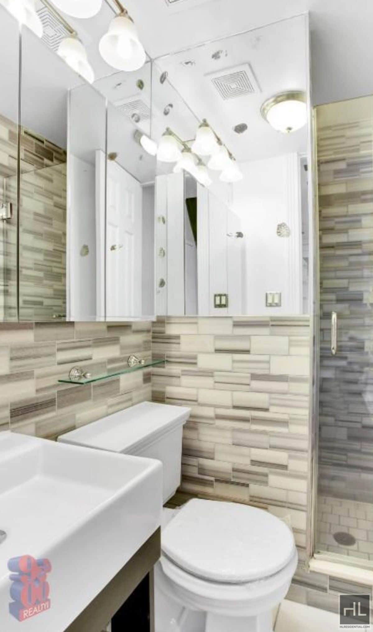 Building Photo - E 13TH ST.