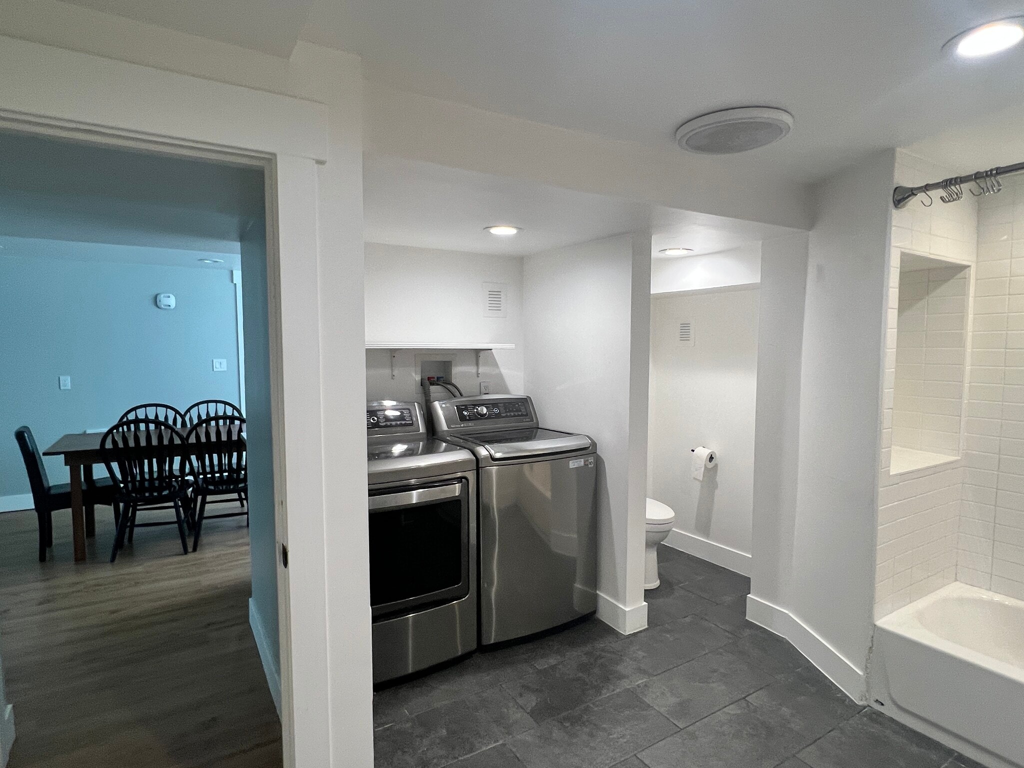 Building Photo - 67 E 400 N