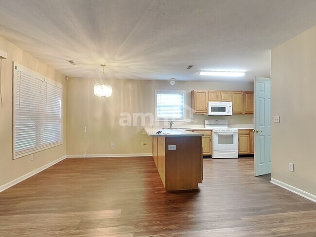 Building Photo - 2051 River Birch Dr