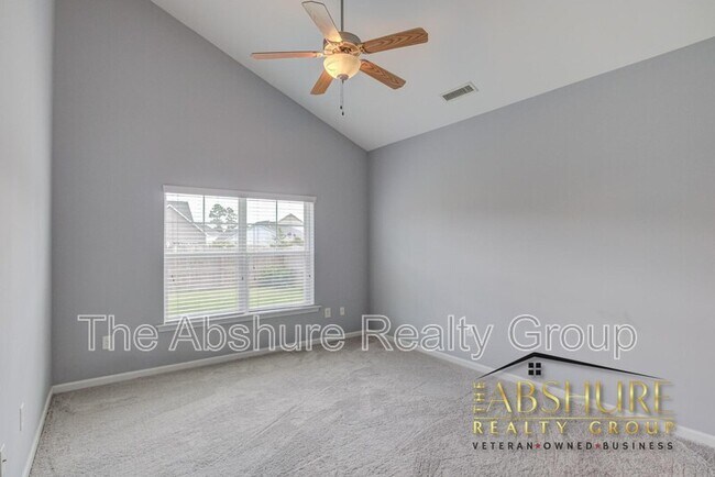 Building Photo - 535 Smith Ridge Way