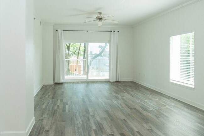 Building Photo - 113 Brooks St SE