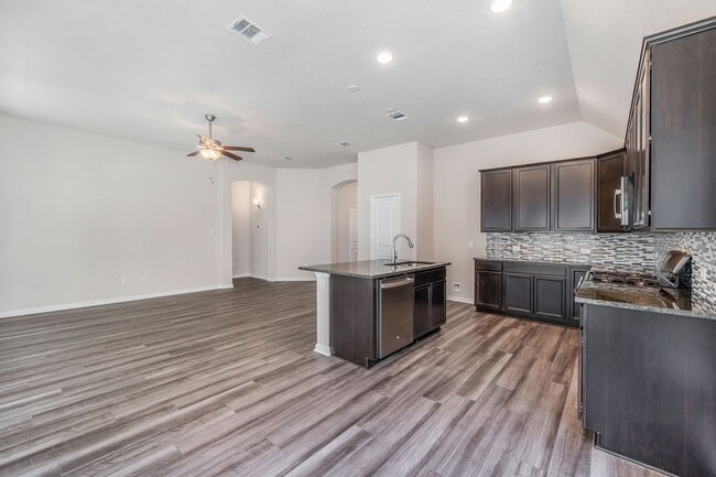 Building Photo - 4 Bedroom- Like New Home in Sterling Ridge...