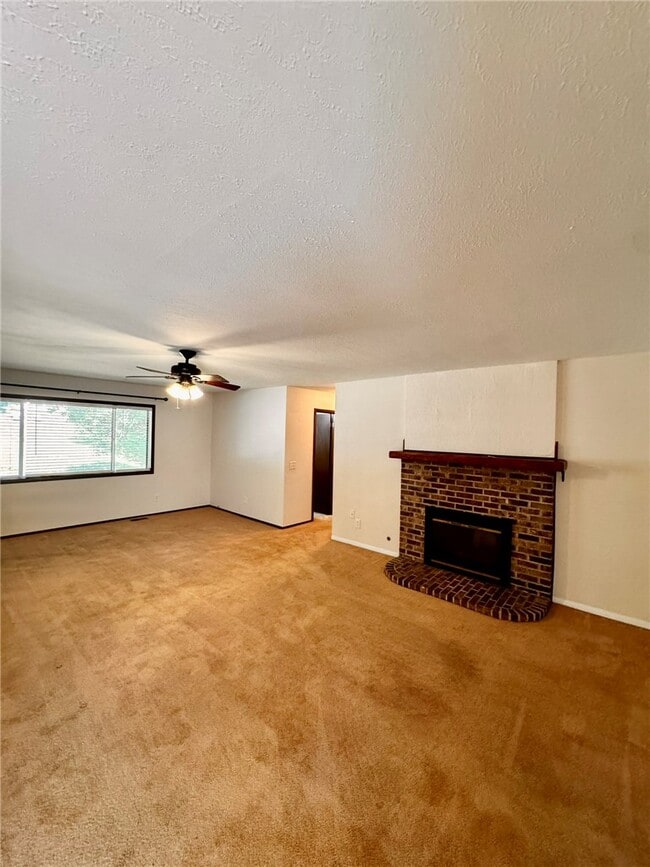 Building Photo - 9108 Bluff Dr