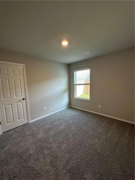 Building Photo - 6801 SW Chestnut Hill Rd