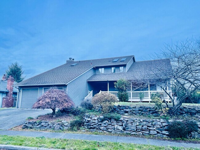 Building Photo - Luxurious 4-Bedroom Retreat with Mount Rai...