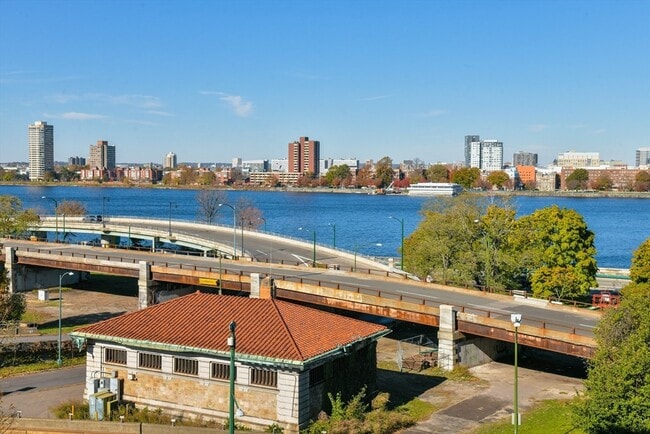 Building Photo - 534 Beacon St