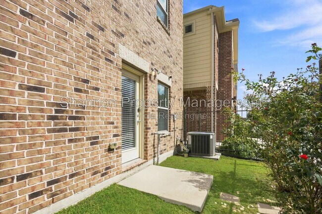 Building Photo - 11518 Main Cypress Dr