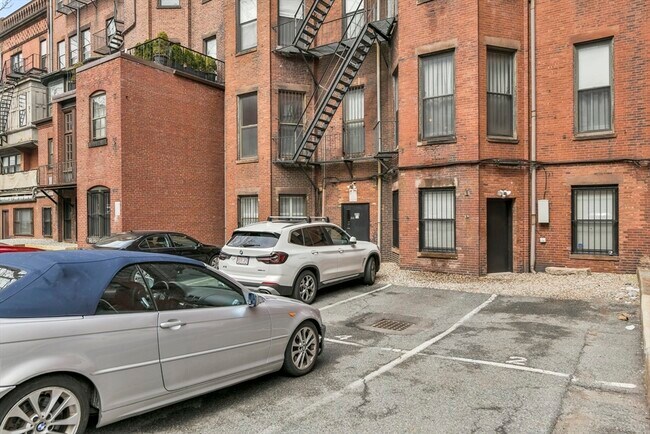 Building Photo - 280 Commonwealth Ave