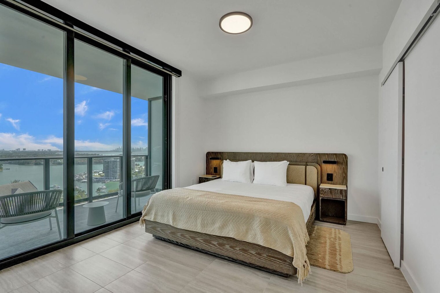 Building Photo - 580 72nd St