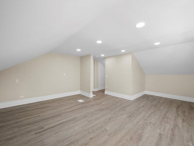 Building Photo - 811 S 7th Ave