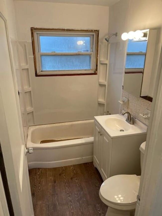 Building Photo - 3 Bedroom Ranch - $1,350