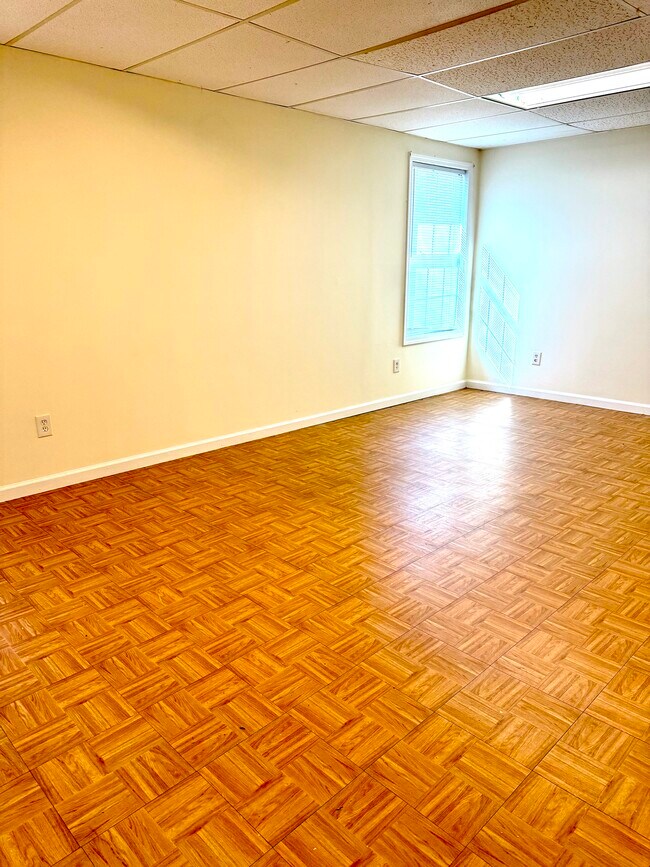 Building Photo - 106 Wesley Way